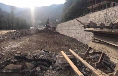 Senoz Vadisi’nde dere yatağına villa yapıldı