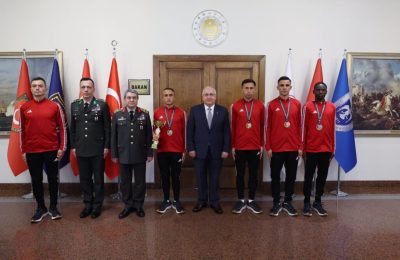 “Ankara’da 90 Yıldır Aksatılmadan Sürdürülen Büyük Atatürk Koşusu Her Seferinde Millî Mücadele Ruhunu Bir Kez Daha Canlandırıyor”