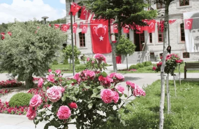 Keçiören Belediyesi seraları ilçeyi renklendiriyor