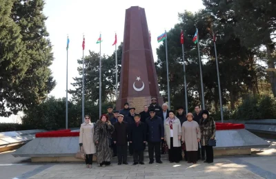 Bakü, Türk kahramanları unutmuyor