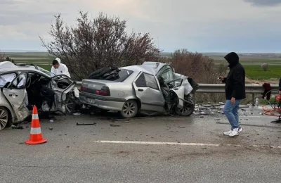 Eskişehir-Ankara yolunda otomobil karşı şeride geçti. 4 ölü, 2 yaralı