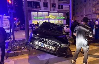 Ankara’da iki ayrı trafik kazasında 4 kişi yaralandı