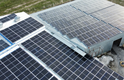 Erzurum’da çatıdaki güneş enerjisi sistemini tamir ederken hastanelik oldu