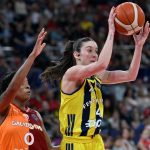 FIBA Avrupa Ligi şampiyonu Fenerbahçe Opet Kadın Basketbol Takımı, kupasını aldı