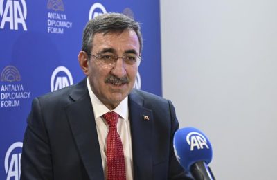 Cumhurbaşkanı Yardımcısı Cevdet Yılmaz: Türkiye bu sene zirveler yılı yaşıyor