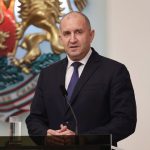 Bulgaristan’da ilk sonuçlar, eski Cumhurbaşkanı Radev’in tek başına hükümet kurabileceğini gösteriyor