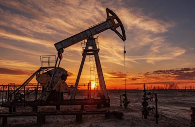 Hürmüz Boğazı açıldı, petrol çakıldı