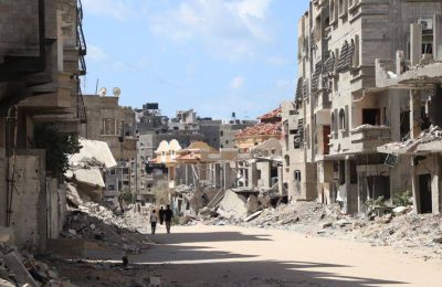 İsrail saldırısında ağır yaralanan 13 yaşındaki Ali, tedavi için Gazze’den tahliye edilmeyi bekliyor