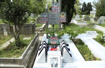 ‘Baba Hakkı’ kabri başında anıldı