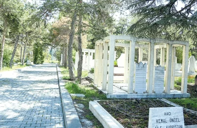 En demokrat mezarlık