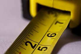 Tapudaki Metrekare Neden Sizin Ölçümünüzle Tutmaz? İşte Gerçek Net Alan Rehberi