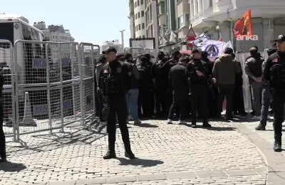 Taksim’de 1 Mayıs anmasına polis engeli